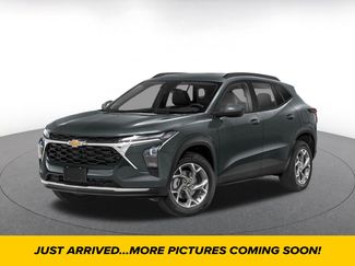 Used 2025 Chevrolet Trax LT FWD video 1