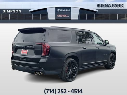 Used 2023 GMC Yukon XL Denali Ultimate AWD/4WD image 8