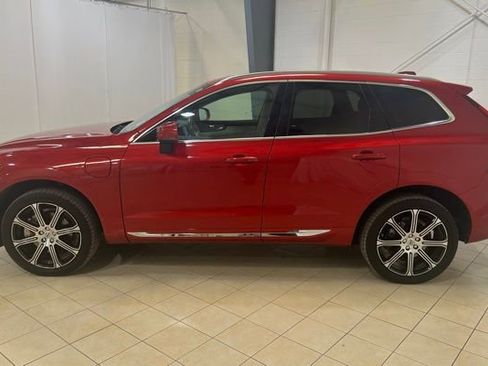 Used 2018 Volvo XC60 T8 Inscription image 2