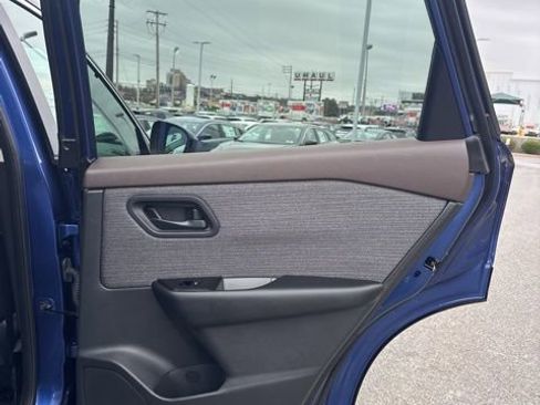 Certified 2023 Nissan Rogue S image 17