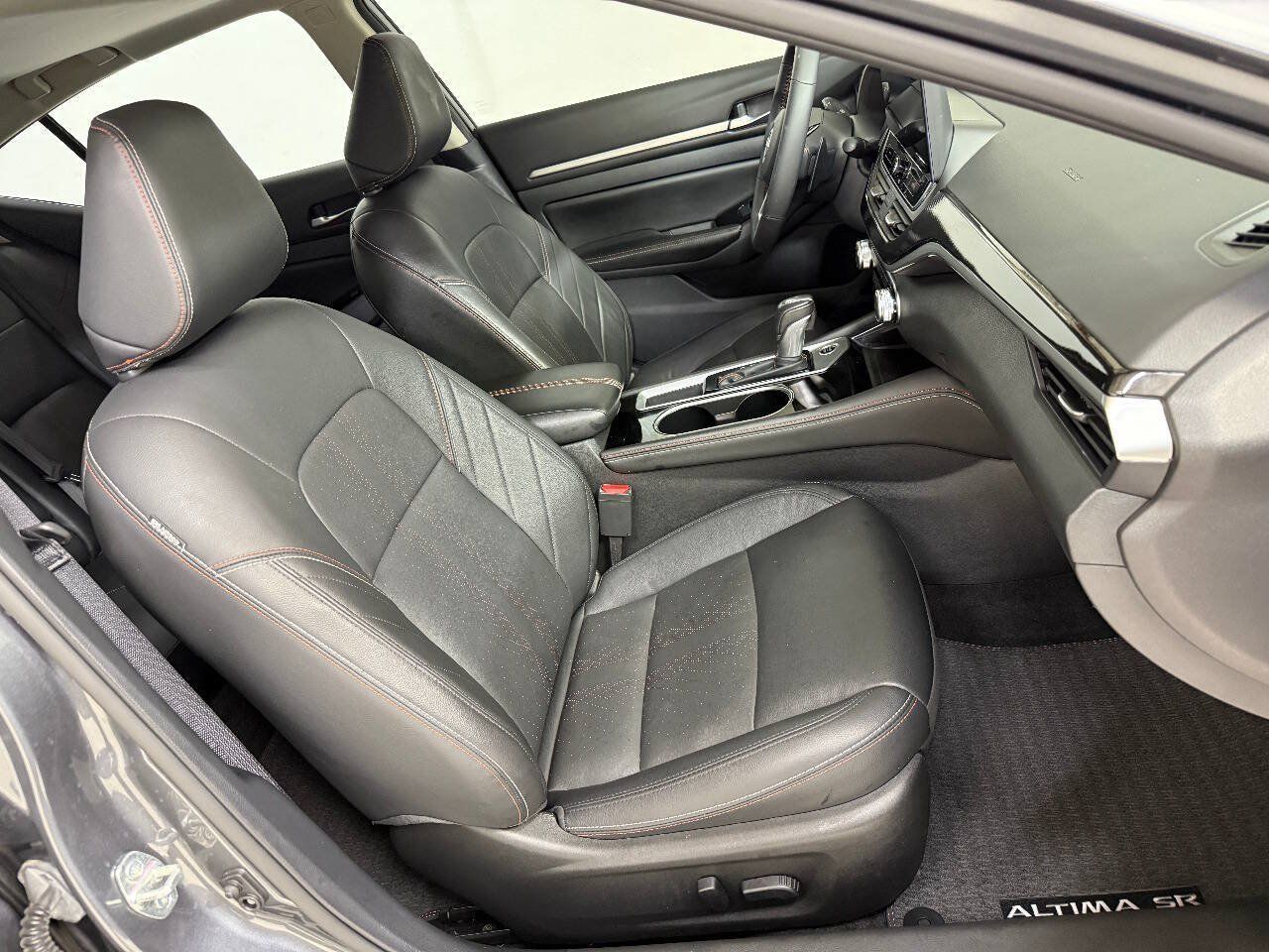 Used 2024 Nissan Altima 2.5 SR w/ SR Premium Package FWD image 26