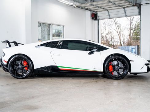 Used 2018 Lamborghini Huracan Performante image 5
