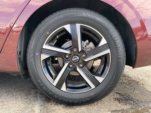 Used 2024 Nissan Sentra SV FWD image 18