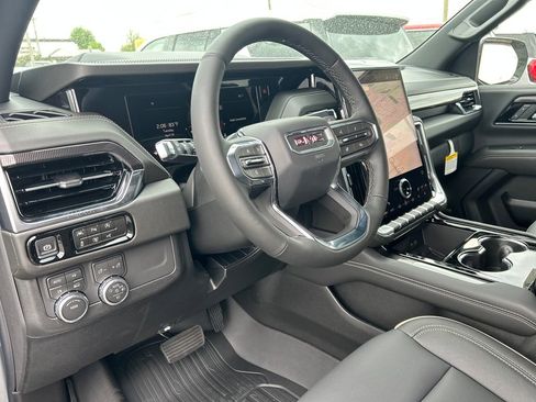 New 2026 GMC Yukon Elevation w/ LPO, Floor Liner Package AWD/4WD image 10