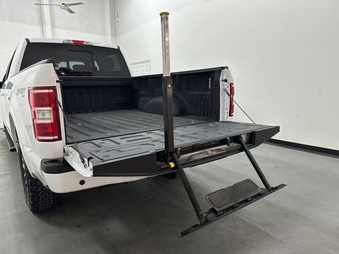 Used 2018 Ford F150 XLT w/ Equipment Group 302A Luxury AWD/4WD image 16
