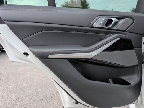 Used 2024 BMW X5 xDrive40i w/ M Sport Package image 39