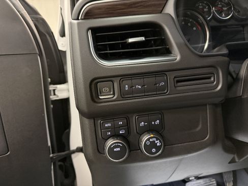 Used 2021 Chevrolet Tahoe LT AWD/4WD image 23