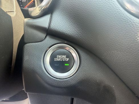 Used 2024 Chevrolet Equinox LT FWD image 27