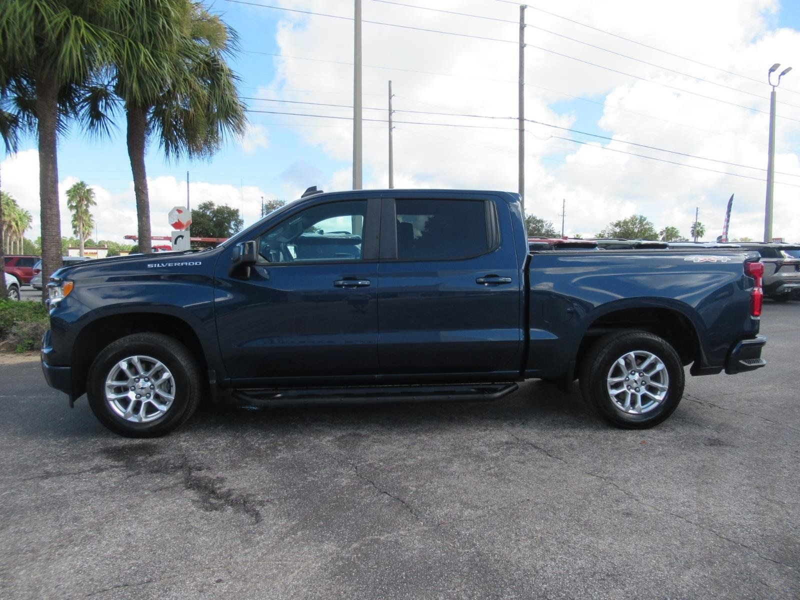 Used 2023 Chevrolet Silverado 1500 RST AWD/4WD image 2