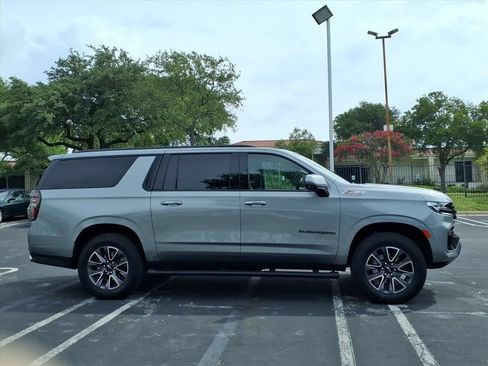 Used 2023 Chevrolet Suburban Z71 w/ Z71 Off-Road Package AWD/4WD image 4