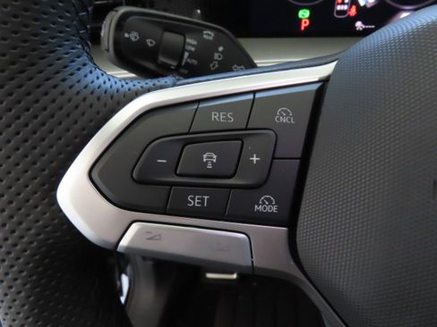 New 2026 Volkswagen Tiguan SE R-Line image 13