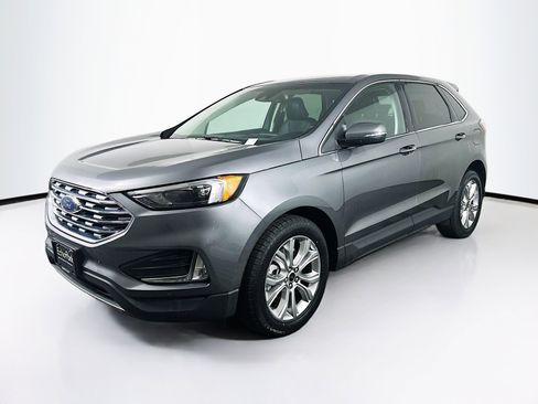 Used 2024 Ford Edge Titanium image 3