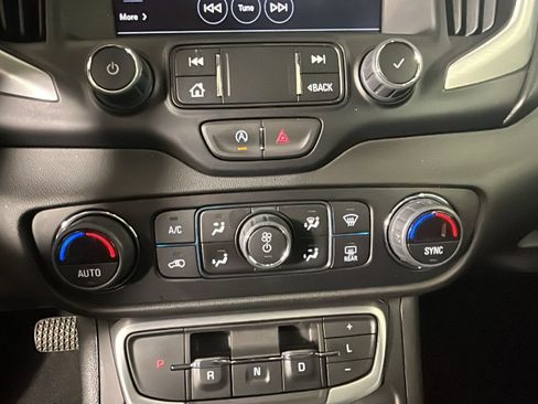 Used 2024 GMC Terrain SLT w/ Elevation Edition FWD image 26
