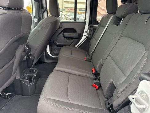 Used 2022 Jeep Wrangler Unlimited Sport image 24