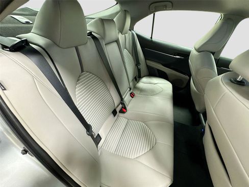 Used 2023 Toyota Camry SE image 24