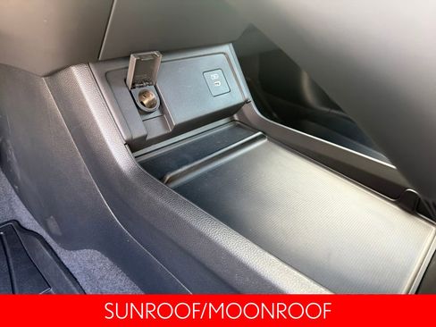 Used 2025 Acura RDX SH-AWD image 17