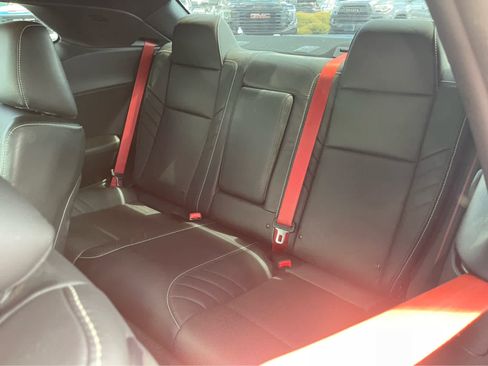 Used 2015 Dodge Challenger SRT Hellcat RWD image 18