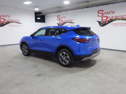 Used 2025 Chevrolet Blazer LT AWD/4WD image 2