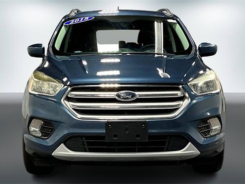 Used 2018 Ford Escape SE w/ SE Sync 3 Package image 2