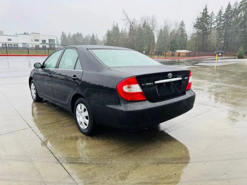 Used 2004 Toyota Camry LE image 3