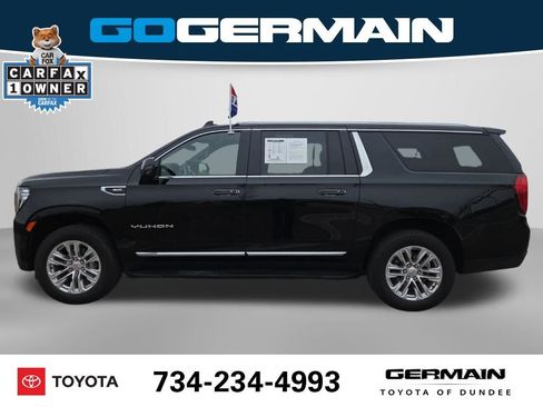 Used 2024 GMC Yukon XL SLT w/ SLT Premium Package image 11