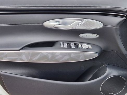 Used 2025 Genesis GV70 3.5T Sport w/ Sport Advanced Package image 18