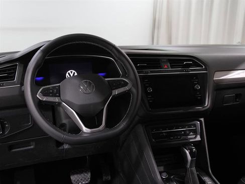 Certified 2024 Volkswagen Tiguan SE image 6