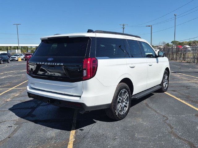 Used 2025 Ford Expedition Active AWD/4WD image 9