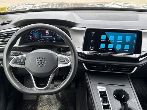 Certified 2025 Volkswagen Atlas Cross Sport SE image 25
