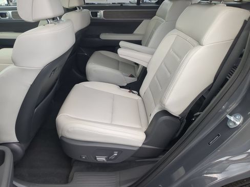 Used 2025 Hyundai Santa Fe Calligraphy AWD/4WD image 23
