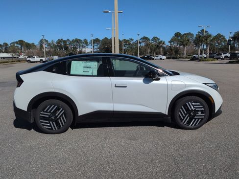 New 2026 Nissan Leaf SV+ image 4