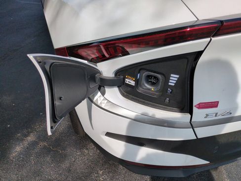 New 2025 Kia EV6 Light RWD image 36