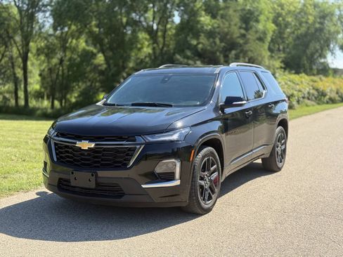 Used 2023 Chevrolet Traverse Premier w/ Redline Edition AWD/4WD image 2