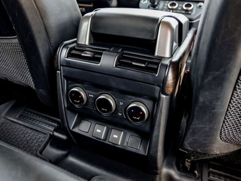 Used 2023 Land Rover Defender 130 X-Dynamic SE AWD/4WD image 36