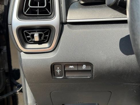 Used 2021 Kia Sorento S w/ Panoramic Sunroof Package AWD/4WD image 18