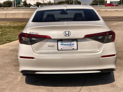 Used 2023 Honda Civic LX image 6