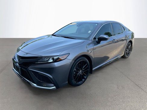 Used 2023 Toyota Camry XSE FWD image 8