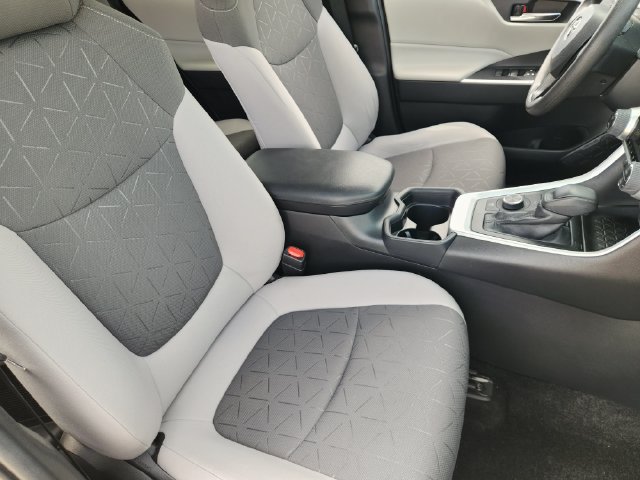 Used 2020 Toyota RAV4 XLE w/ Convenience Package AWD/4WD image 10