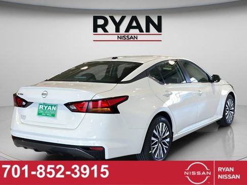 New 2026 Nissan Altima 2.5 SV FWD image 9