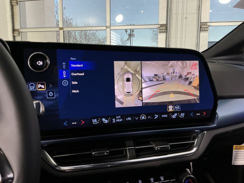 New 2026 Chevrolet Equinox EV LT image 27