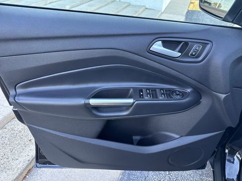 Used 2019 Ford Escape SEL image 21