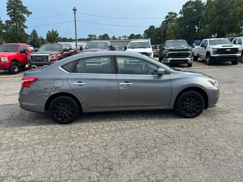 Used 2017 Nissan Sentra SV FWD image 6