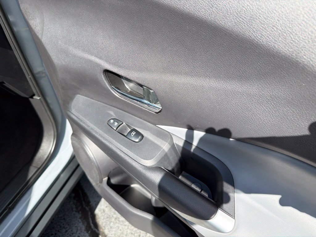 Used 2024 Nissan Kicks SR w/ SR Premium Package FWD image 23