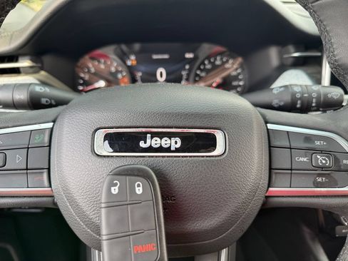 Used 2024 Jeep Compass Latitude AWD/4WD image 17