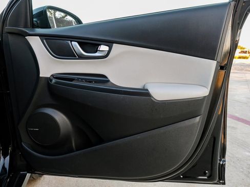 Used 2022 Hyundai Kona Limited image 45