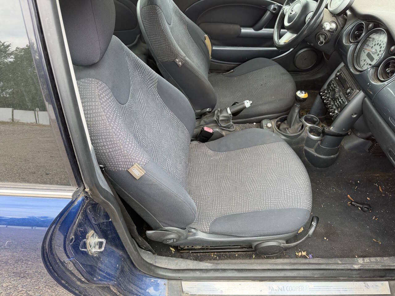 Used 2004 MINI Cooper Hardtop FWD image 23