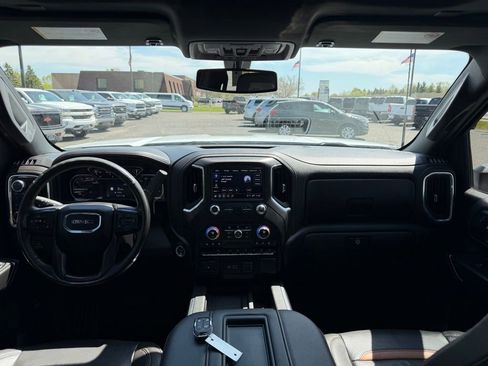 Used 2022 GMC Sierra 3500 AT4 w/ AT4 Preferred Package AWD/4WD image 32