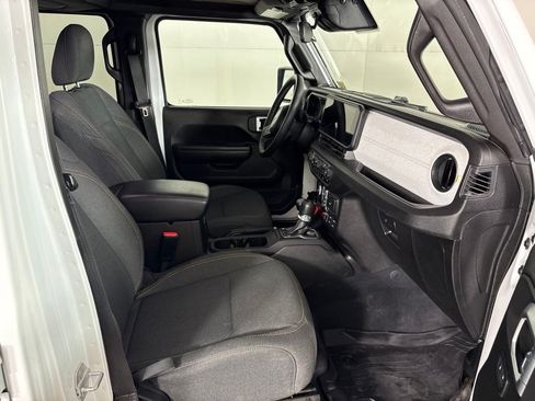 Used 2025 Jeep Wrangler Unlimited Sport AWD/4WD image 18