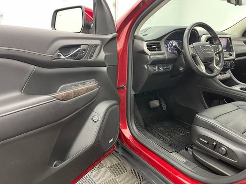 Used 2021 GMC Acadia Denali w/ Denali Technology Package FWD image 18