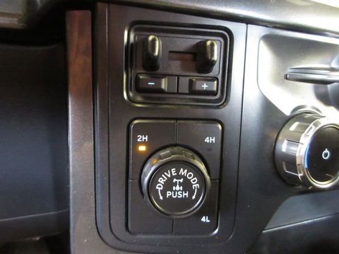 Certified 2022 Ford F150 XLT w/ Equipment Group 302A High image 21